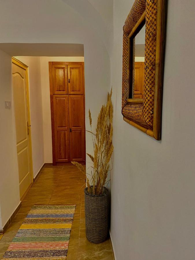 Grande Familia Apartman Apartment Eger Ngoại thất bức ảnh